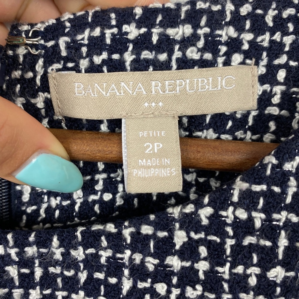 Banana Republic Tweed Navy Belted
Sleeveless Sheath Dress Size 2P - Picture 9 of 12